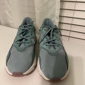 Adidas Originals Ozweego Women’s Sneakers